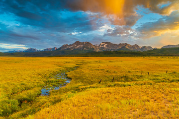 Leinwandbilder Honigfarbe Sawtooth Range  © Michael Whitworth