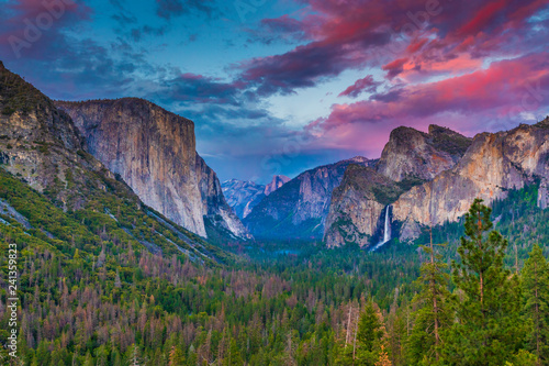 Tunnel View