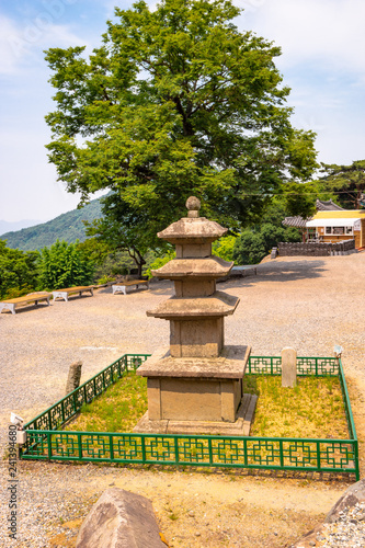 Three storied stone pagoda of Maneosa, Miryang