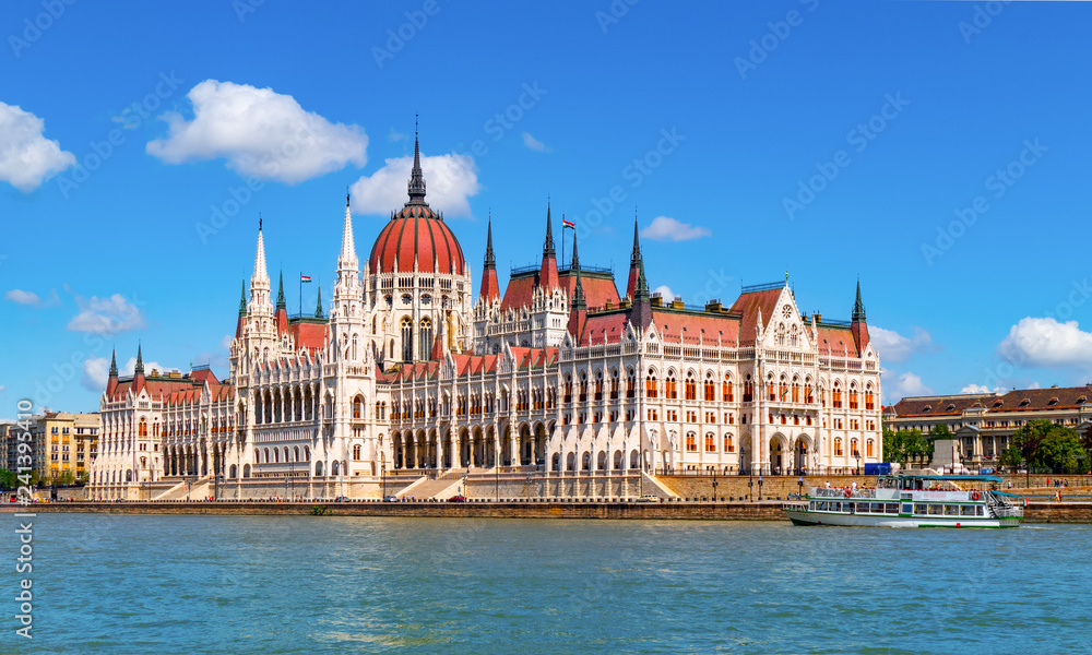 Parlament Budapest und Donau