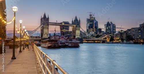 The Tower Bridge in London lights up in the Evening © susanne2688