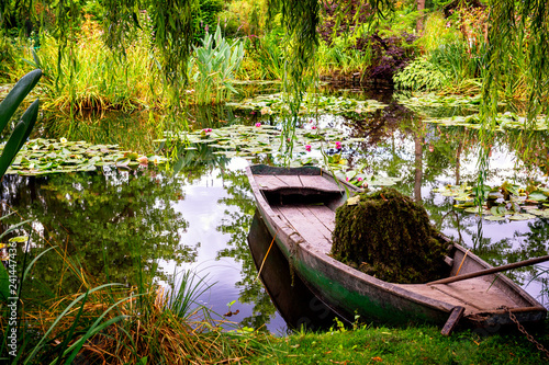 Fototapeta Monet's Gardens and lake with water lilies at Giverny, Normandy, France