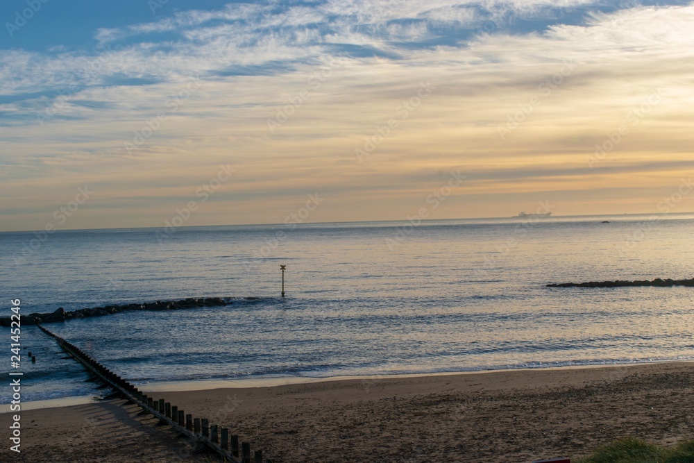 Obraz premium sunrises over beach