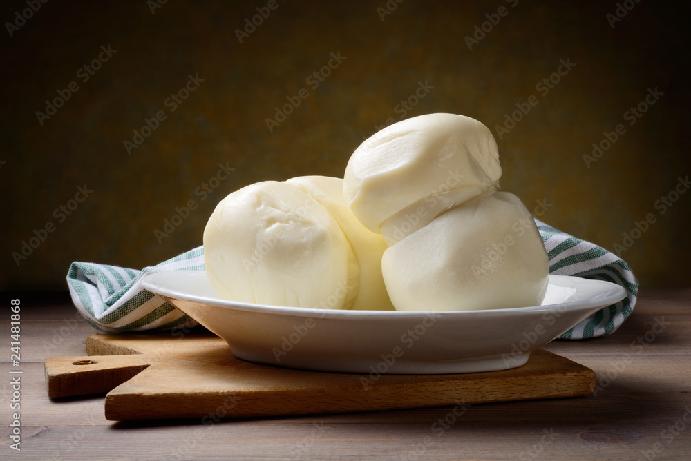 Scamorza, Italian cheese Scamorza, Italian cheese