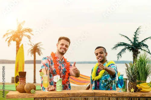 Wallpaper Mural outdors bartender job on beach bar Torontodigital.ca