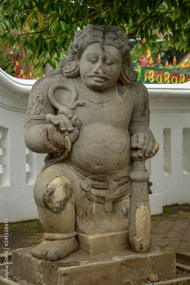 Arca or Statue Dwarapala