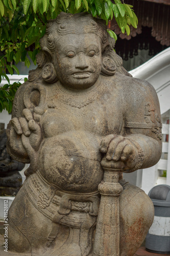 Arca Dwarapala.Dwarapala is a statue of a gate guard or door in the teachings of Shiva and Buddha, in the form of humans or monsters