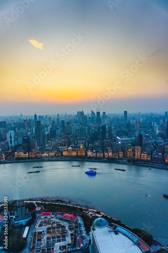Shanghai sunset © Lore