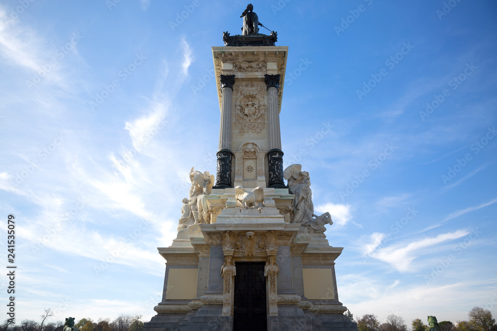 Detalle monumento a Alfonso XII Parque del Retiro