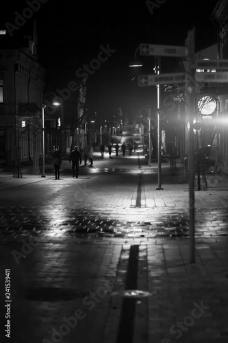 Night in the city © Roberts