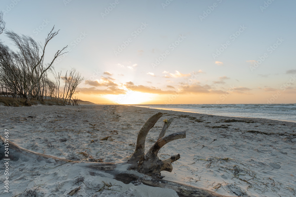 Ostseestrand zum Sonnenuntergang