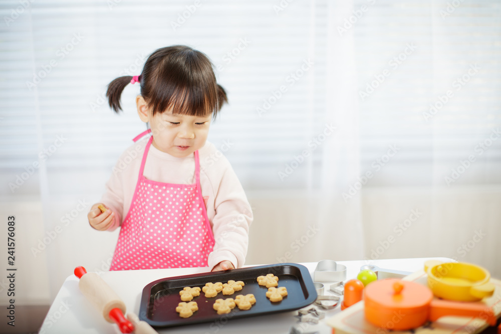 toddler baby girl pretend play food preparing toddler baby girl pretend play food preparing