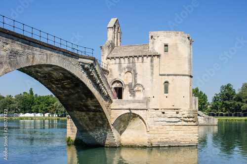 Pont Saint-Bénézet in Avignon in Südfrankreich © Eberhard