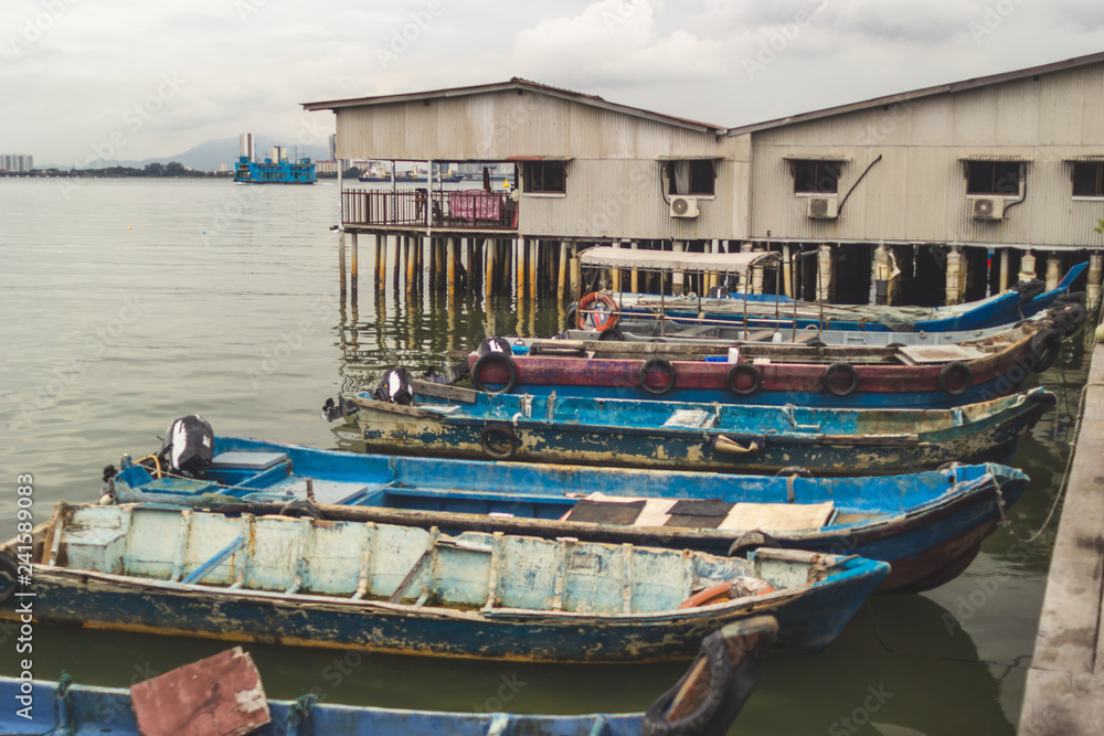 Obraz premium Fishing boat on the port