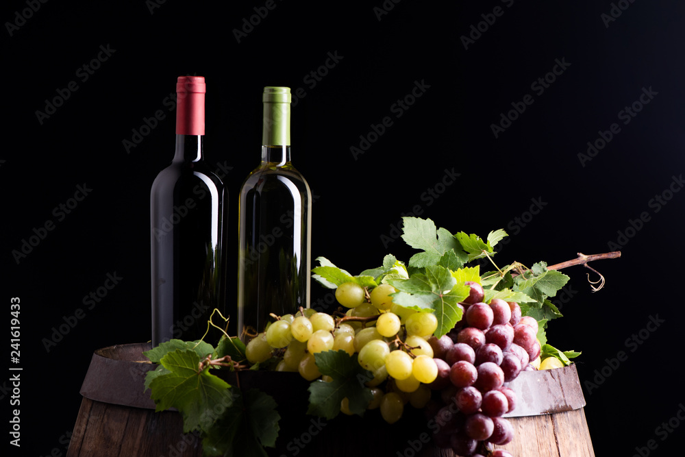  Wine with fresh grapes
