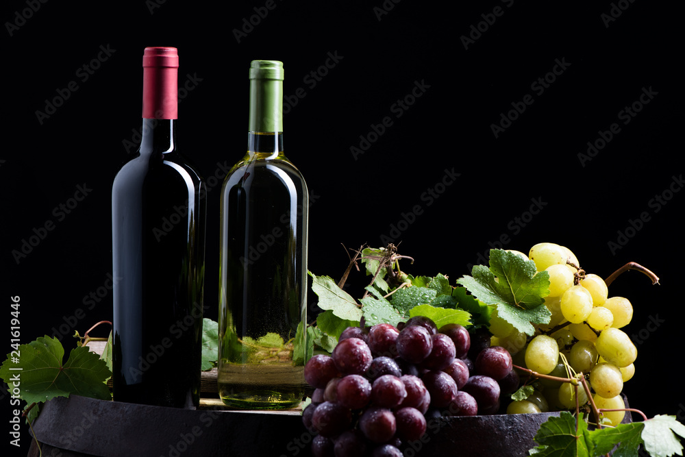 Wine with fresh grapes