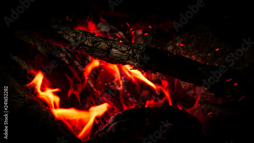 Campfire - Red Orange © Ludo&Mali Photo