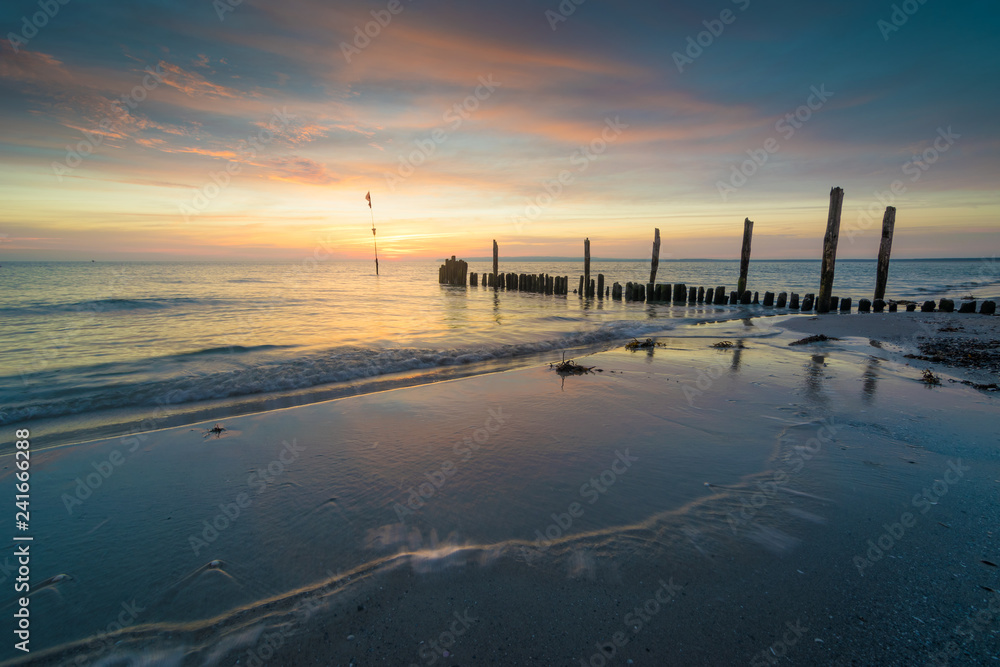 Sonnenaufgang am Ostsee Strand auf Insel Rügen