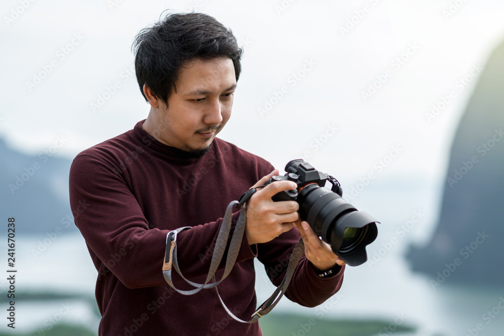 Φωτογραφία Portrait of photographer or the tourist over the Fantastic Landscape of samed na