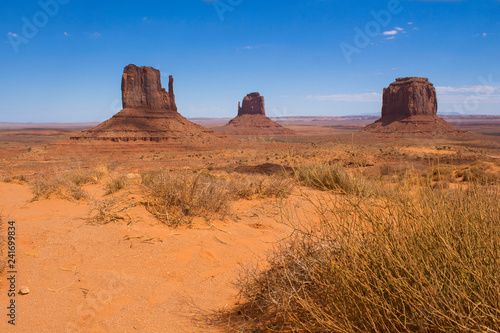 Monument Valley 3 sisters