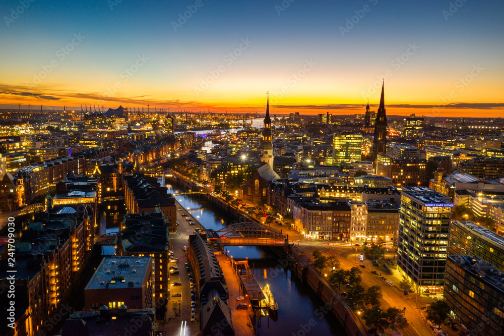 Fototapeta premium Port w Hamburgu