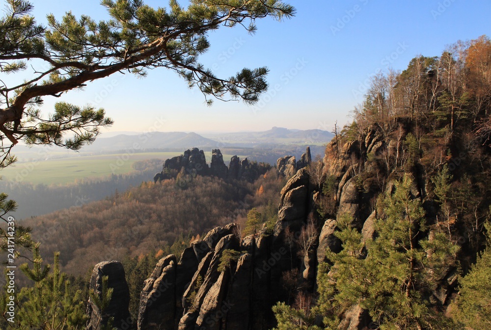 Schrammsteine im Nationalpark Sächsische Schweiz; Blick zum Vorderen Torstein