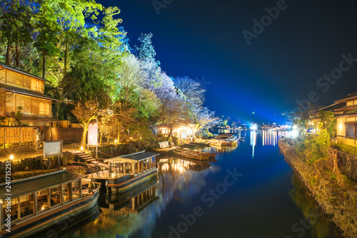 嵐山花灯路　渡月小橋の風景