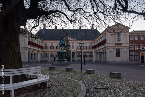 public square in front of Noordeinde Palace