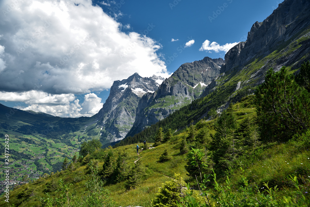 Obraz premium Wanderer auf dem Eigertrail