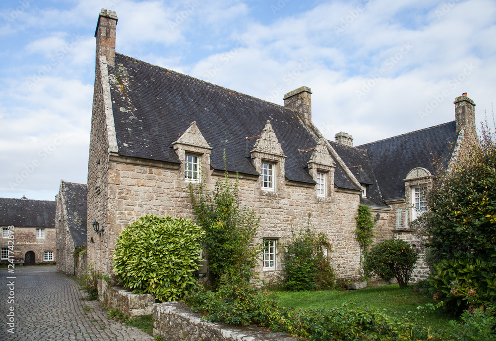 Vieille maison restaurée à Locronan (Finistère)