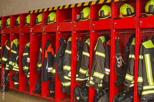 Bekleidungsspind  in einem Feuerwehrhaus