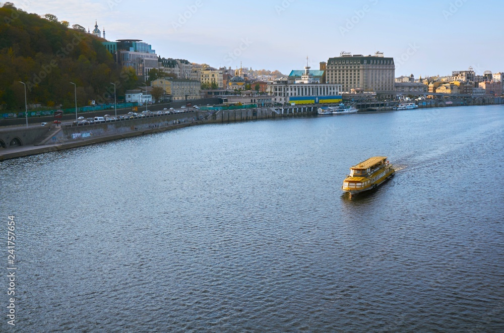 Naklejka premium Pleasure Craft on the Dnepr River