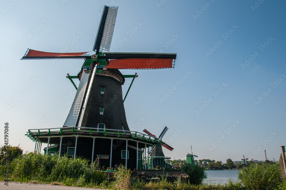 schansend windmills netherlands