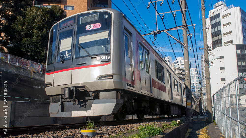 Naklejka premium 東横線を走る東急5000形