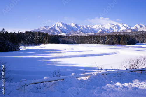 冬の田園と妙高山 © matsui web works