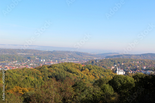 weitblick auf die landschaft und die bauliche struktur in dresden sachsen deutschland fotografiert im herbst an einem sonnigen tag während einer sightseeing tour