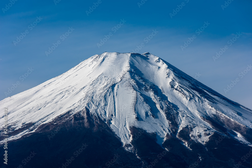 雪の富士山山頂
