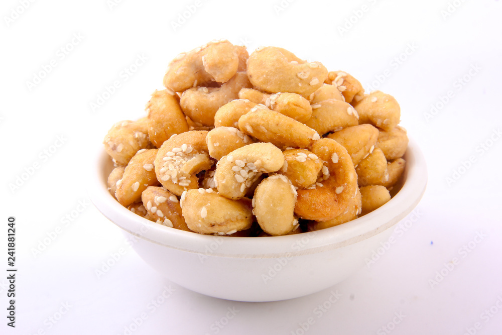 honey flavored  cashew in bowl