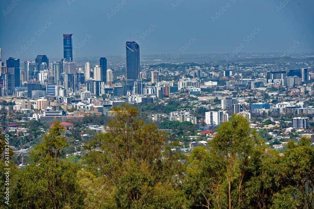 Obraz premium View from Mount Coot-tha of the Brisbane, Australia central business district and surrounding suburbs