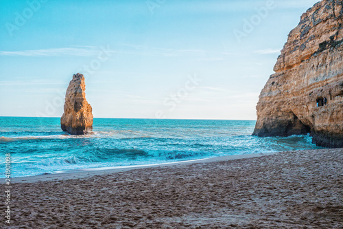 schöne Küste in Portugal Algarven Lagos Urlaub Sommerziel 2019 photo