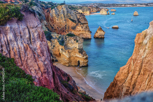 schöne Küste in Portugal Algarven Lagos Urlaub Sommerziel 2019 photo