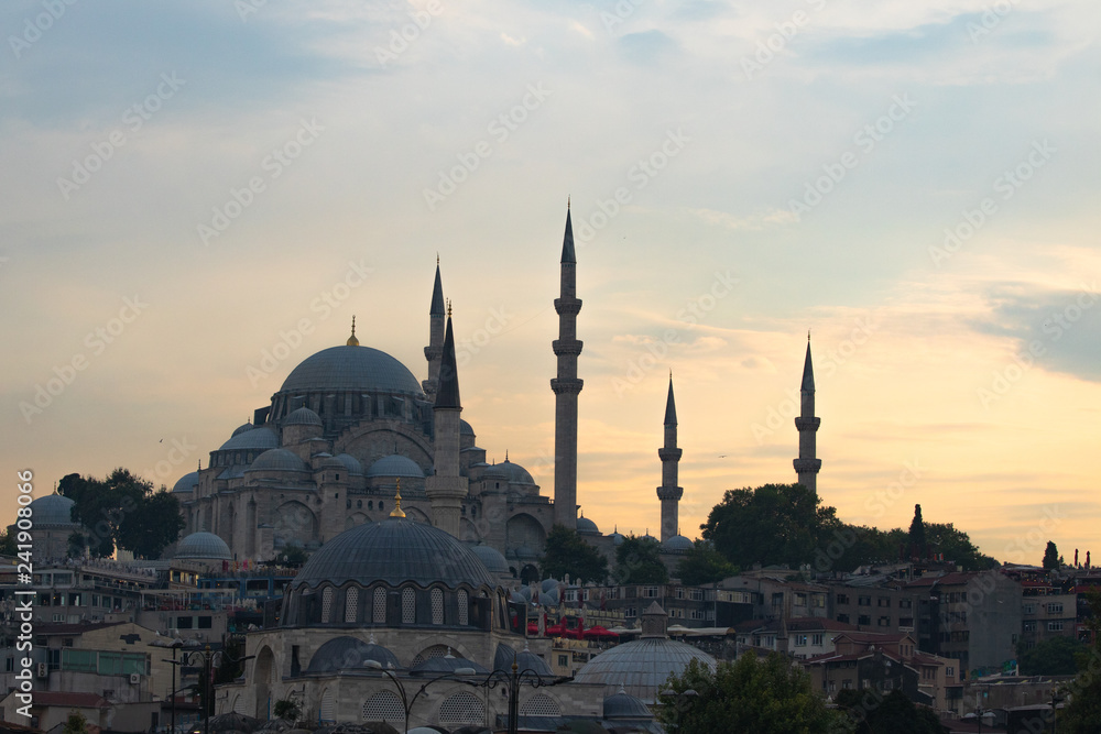 Fototapeta premium Suleymaniye Mosque at sunset