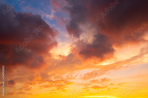 sunset in the sky © senerdagasan