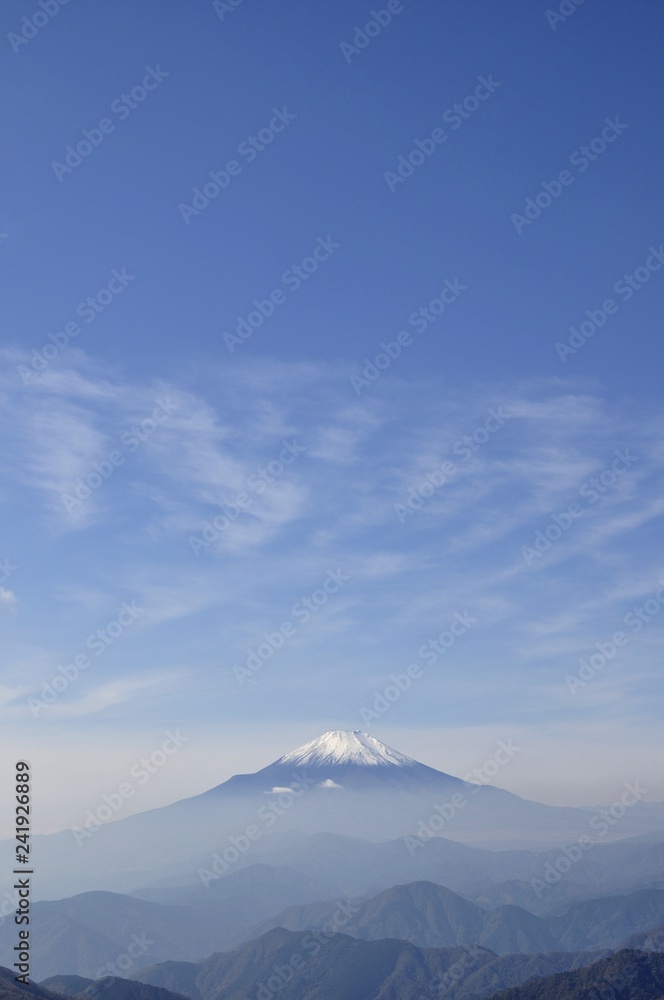 すじ雲と富士山