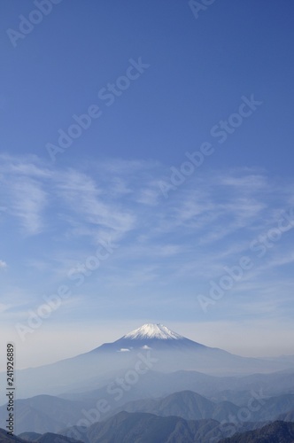 すじ雲と富士山