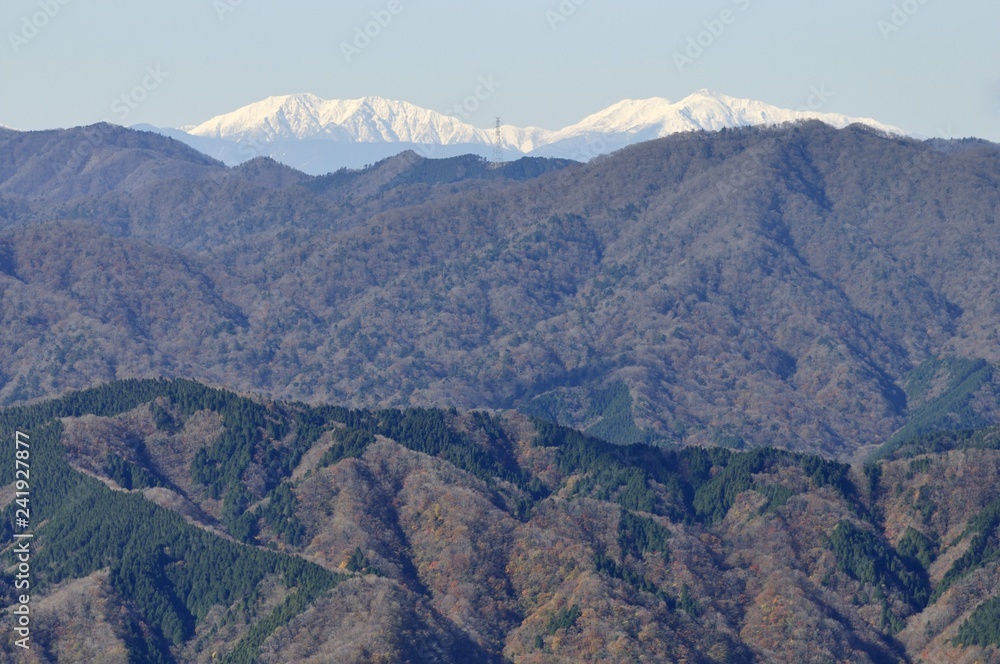 丹沢の大石山より赤石岳と悪沢岳を遠望