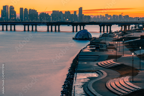 Sunrise at han river,Seoul south korea. © pimplub