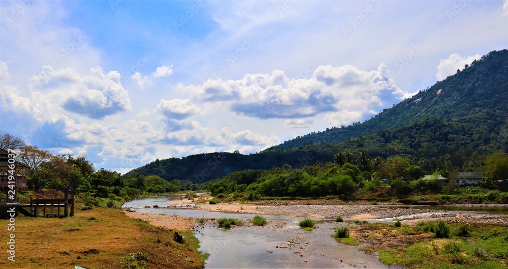 Naklejka premium river in the mountains