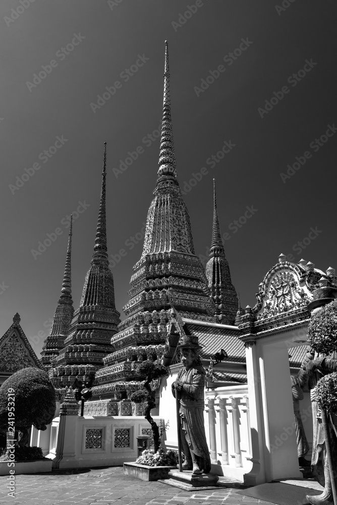 Fototapeta premium Wat Pho Temple in monochrome, Bangkok, Thailand
