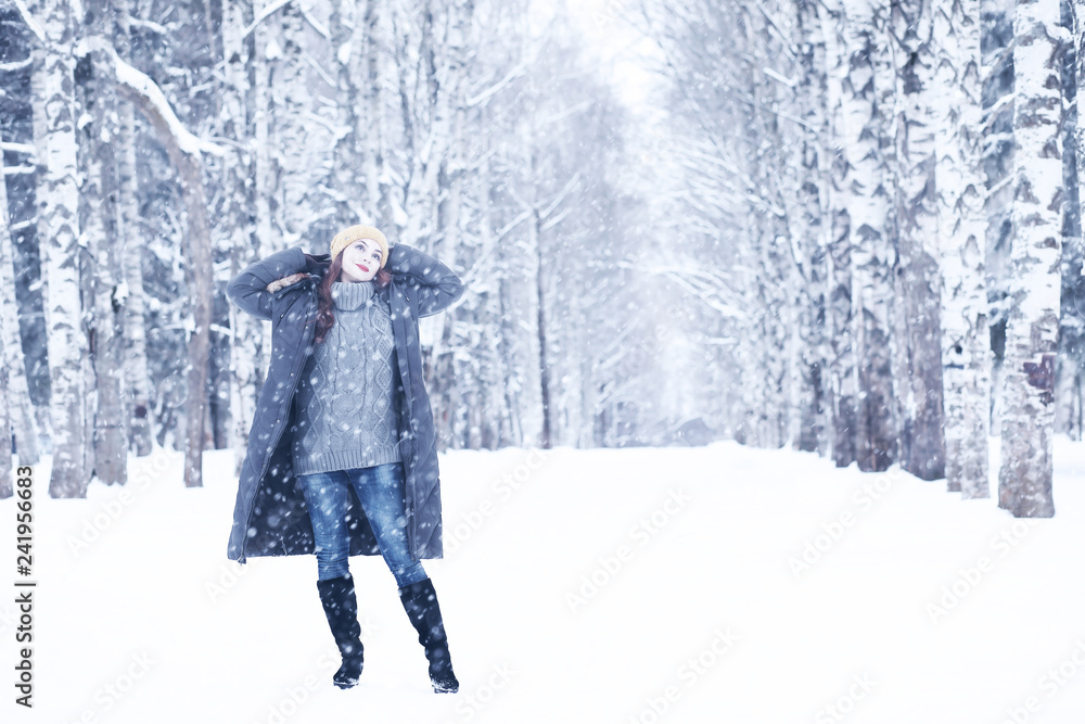 Beautiful girl in a beautiful winter snow Beautiful girl in a beautiful winter snow